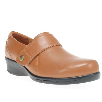 Propet Women's Wallis Slip-On Dress Shoe Caramel Leather - WCA113LCAR